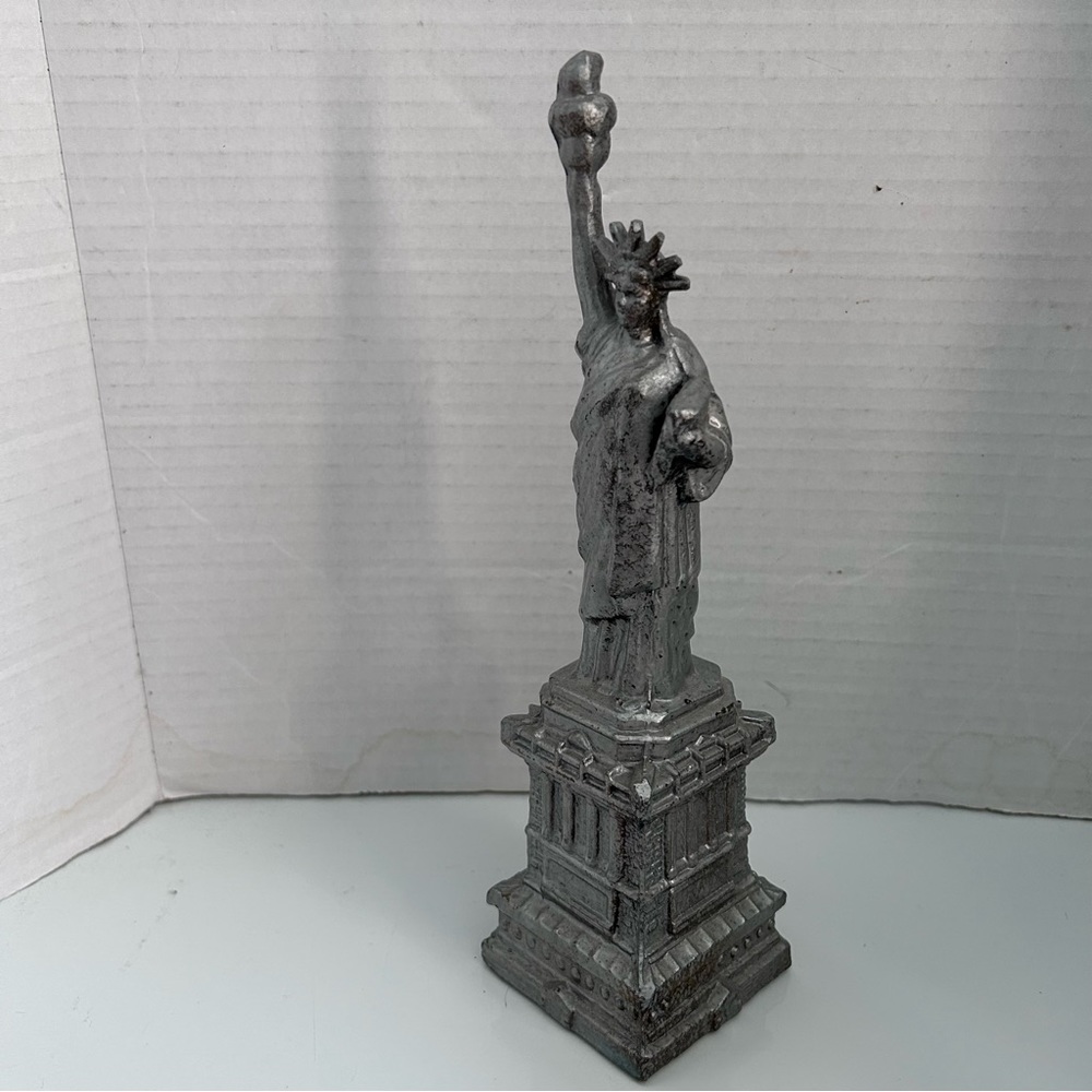 Vintage Statue of Liberty 9-1/2” tall